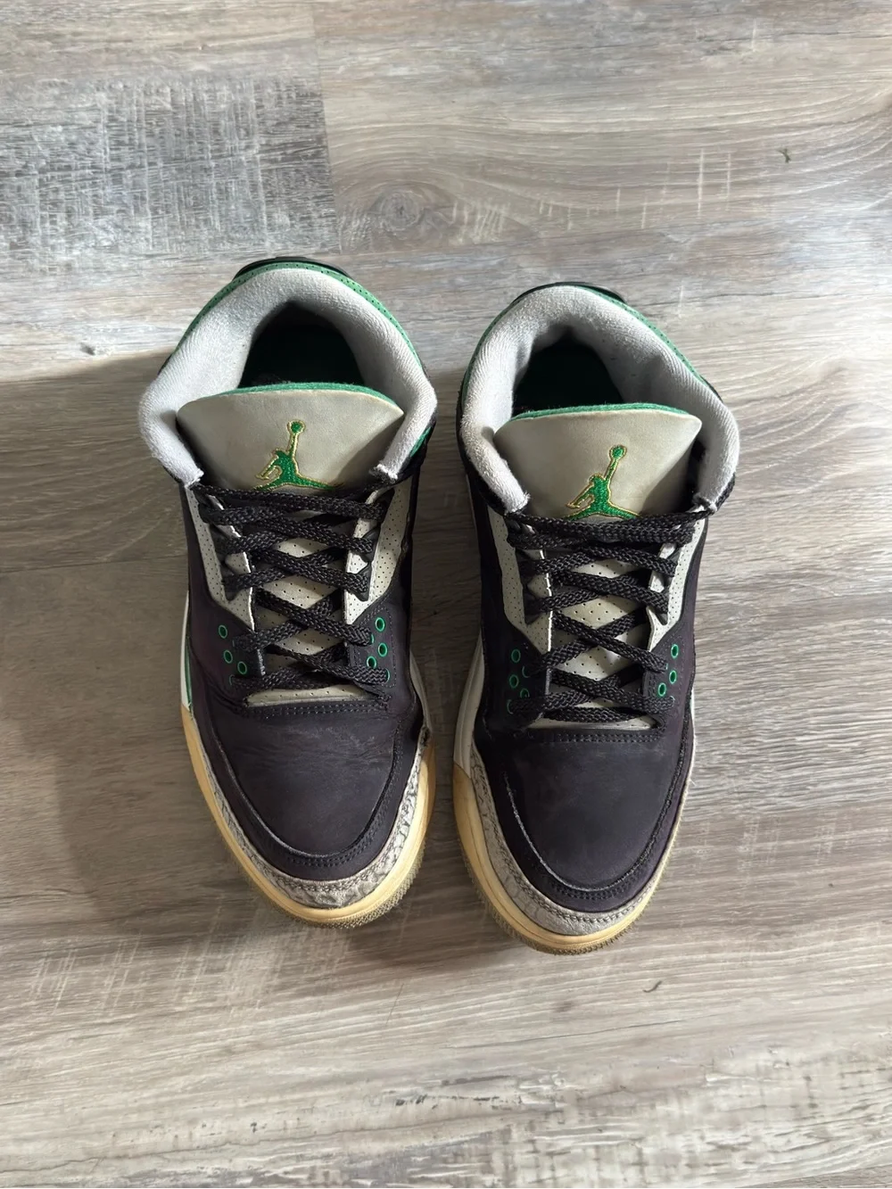 Jordan Retro Low-Top Sneakers in Black and Green